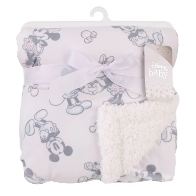 Disney Mickey & Minnie Plush Baby Blanket 3 Disney Mickey & Minnie Plush Baby Blanket - Image 3