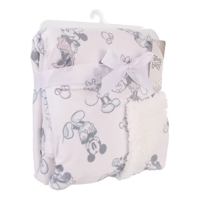 Disney Mickey & Minnie Plush Baby Blanket 4 Disney Mickey & Minnie Plush Baby Blanket - Image 4